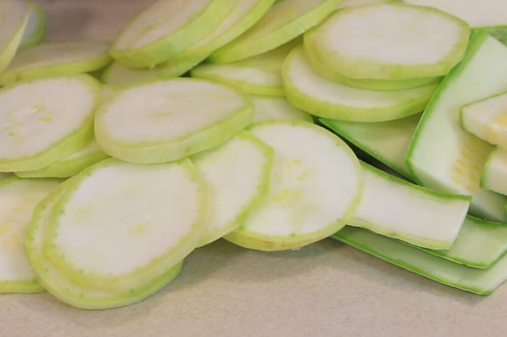 SRPSKO TRADICIONALNO JELO NA NEMAČKI NAČIN: Evo šta su oni DODALI u BEĆARAC, i KAKO ga spremaju (RECEPT)