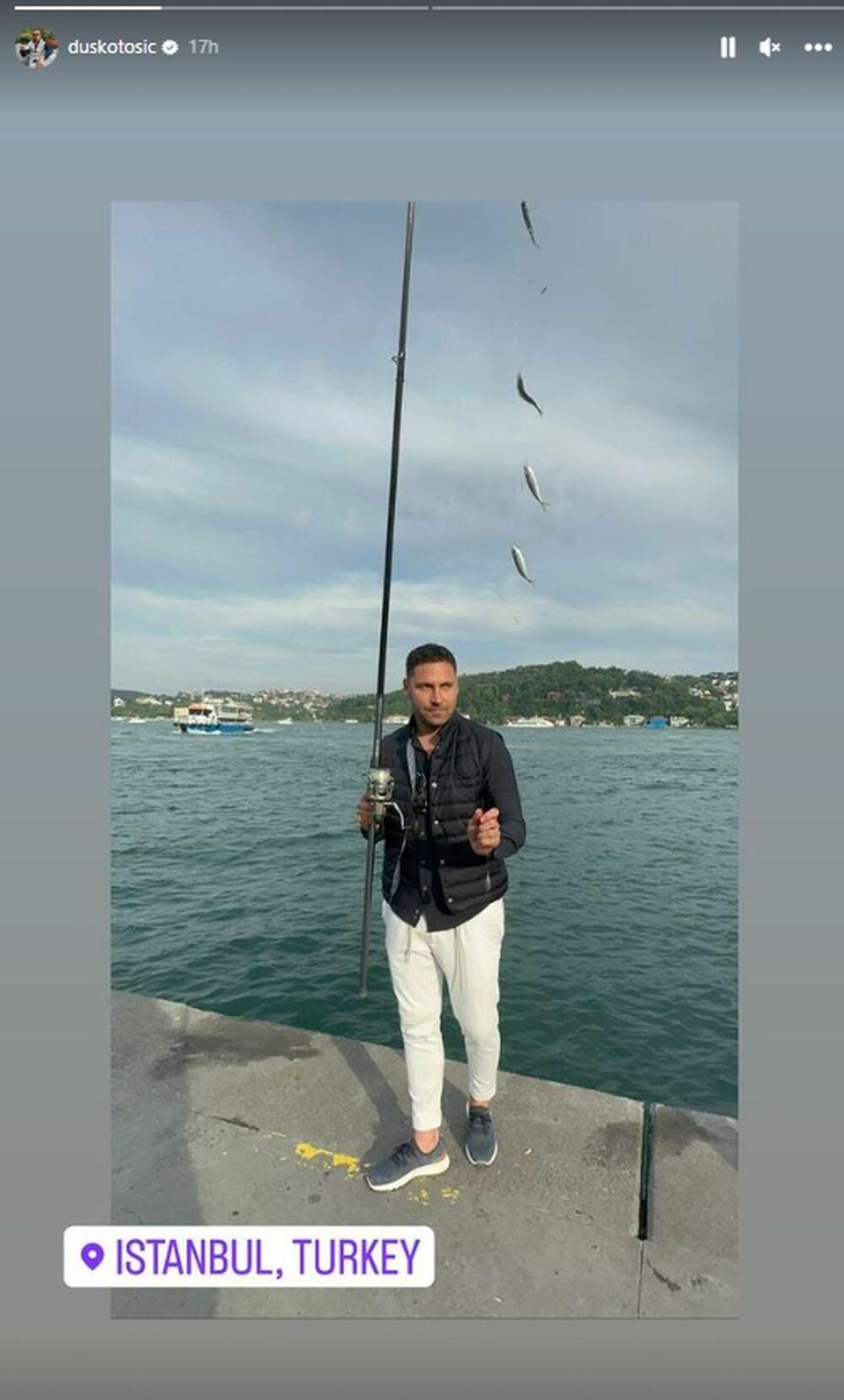 Na fan stranicama odmah su se podelili ovi kadrovi, a među brojnim pohvalama bilo je i kritika. Duhovitih, ne uvredljivih