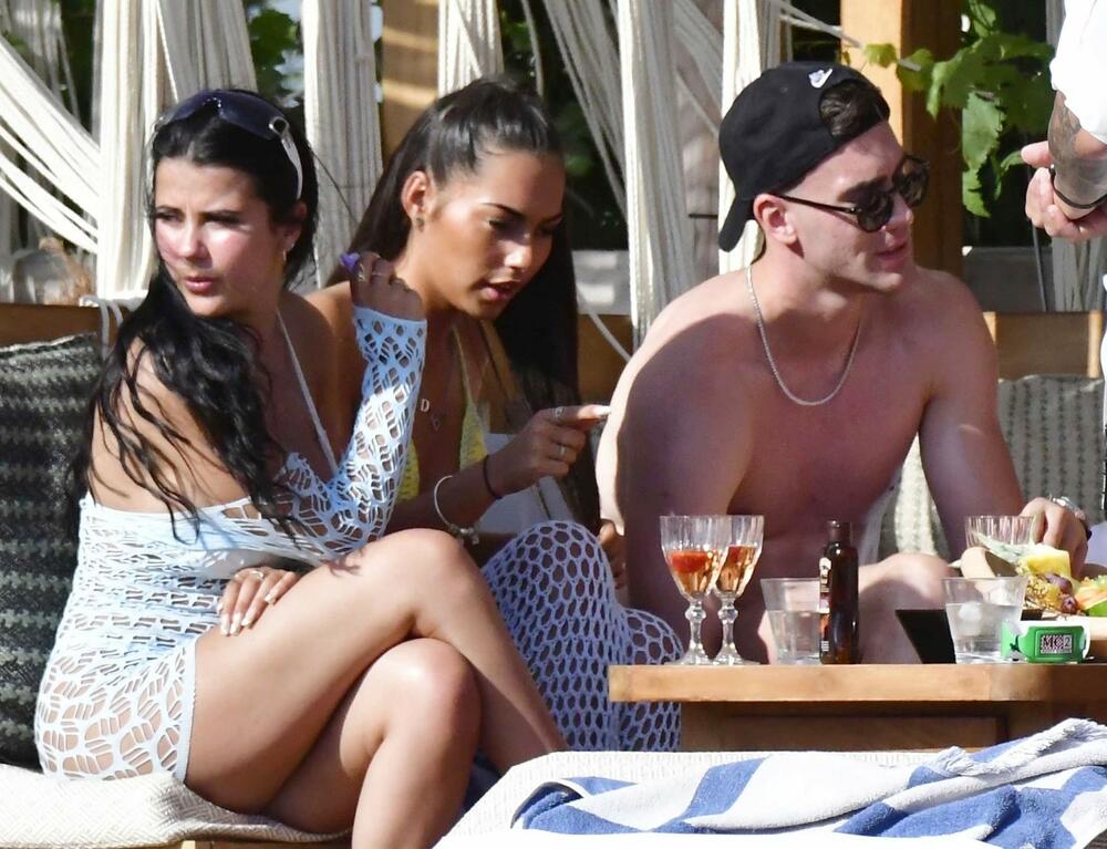 Dušan Vlahović, Letovanje, Fudbal