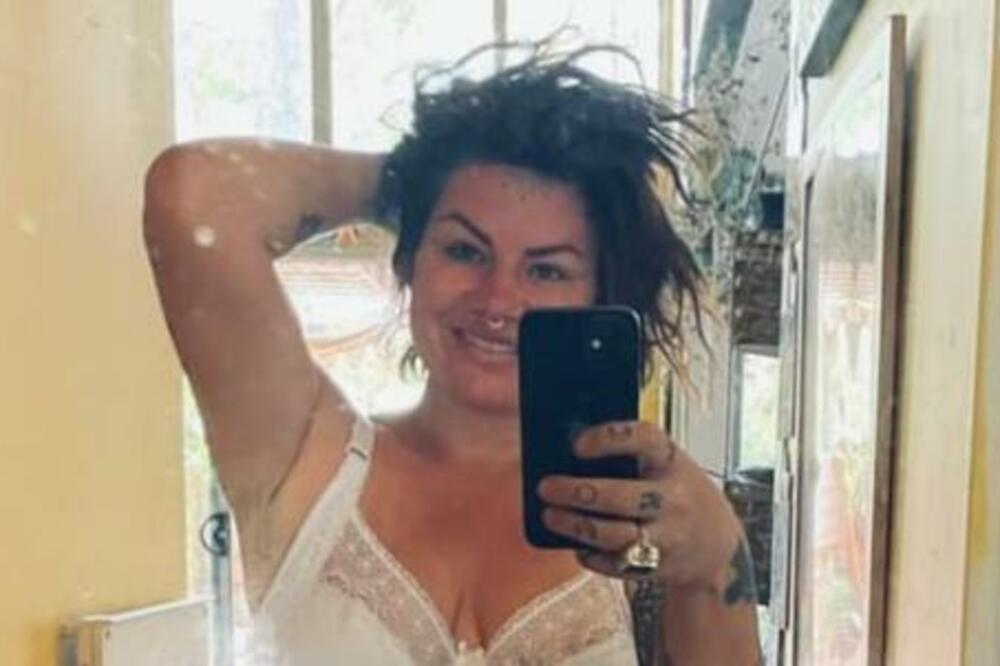 ŠTA RADI KADA DECU STAVI U KREVET: Prestaje da bude MAJKA u 19.30, ostavlja ih u OVAKVOM stanju, DA SE ZGROZITE