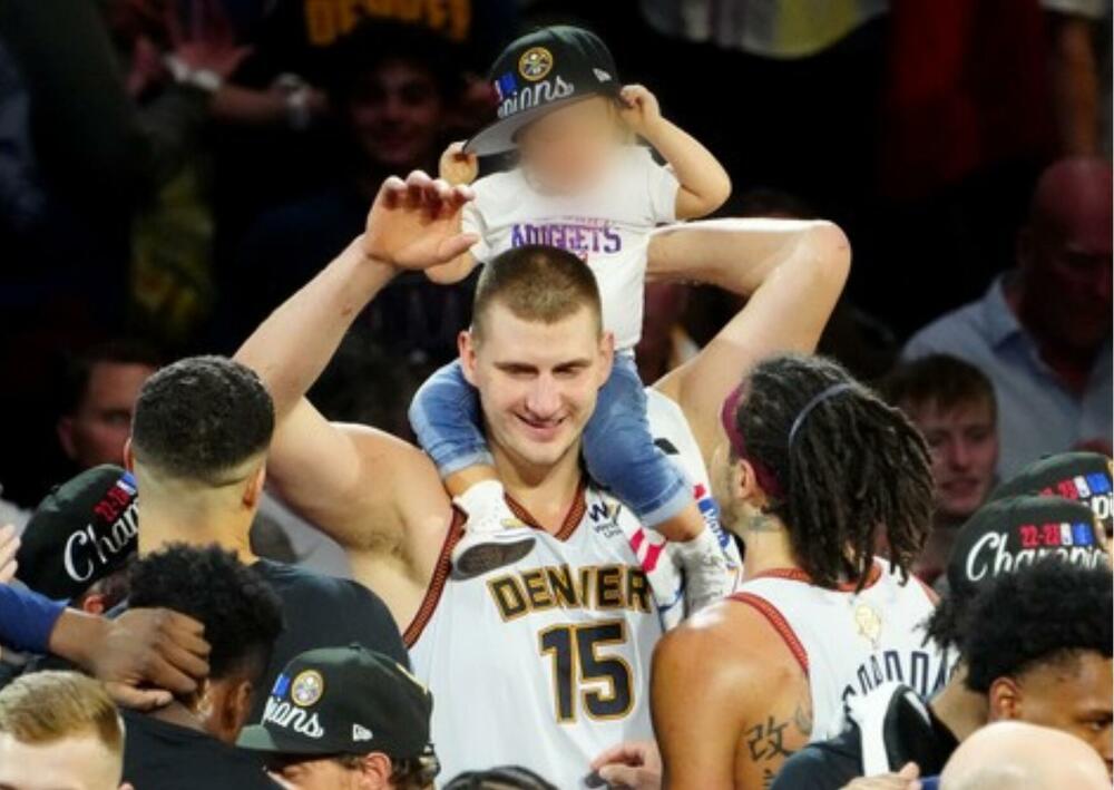 Poznato je koliko je porodica važna jednom od najboljih košarkaša današnjice, što i sam često ističe. 