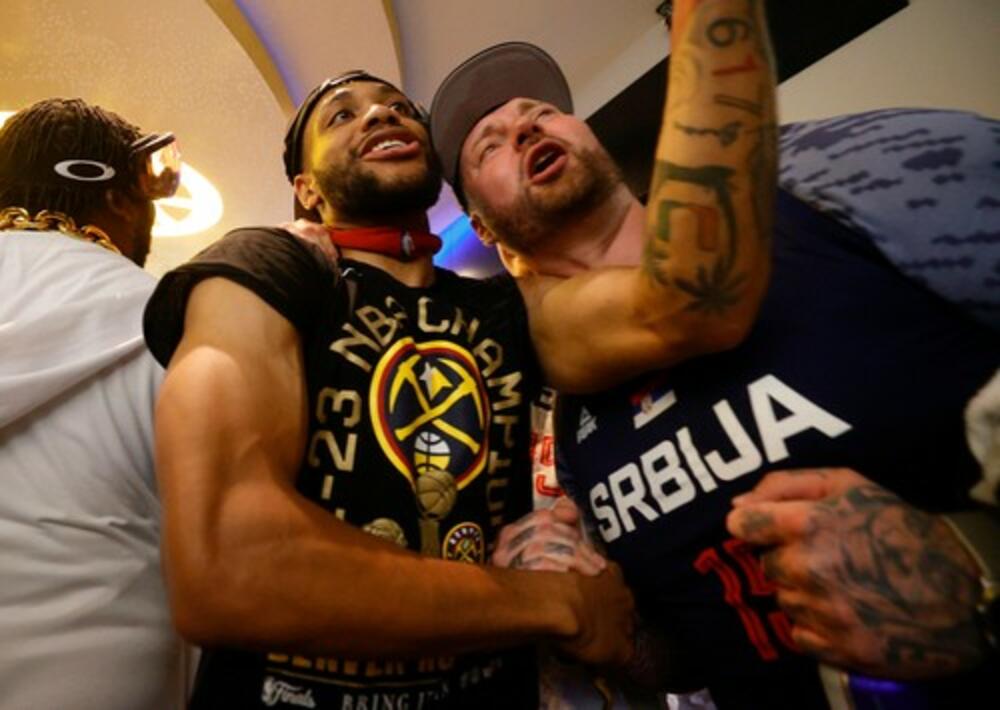 Brus Braun, Strahinja Jokić