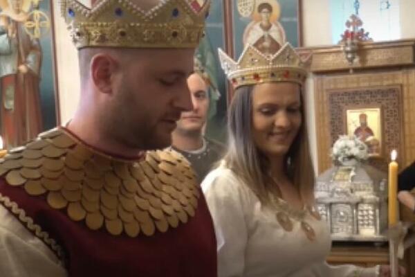 SUZANA I NIKOLA SU IMALI NAJNEOBIČNIJE VENČANJE U SRBIJI: Evo kako je sve izgledalo, HIT! (VIDEO)