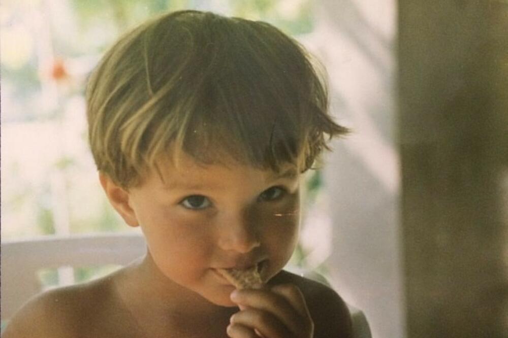 OVA DEVOJČICA DANAS LJUBI NAJUSPEŠNIJEG SRPSKOG SPORTISTU: Nikada je ne biste prepoznali, slika nastala U LJIGU