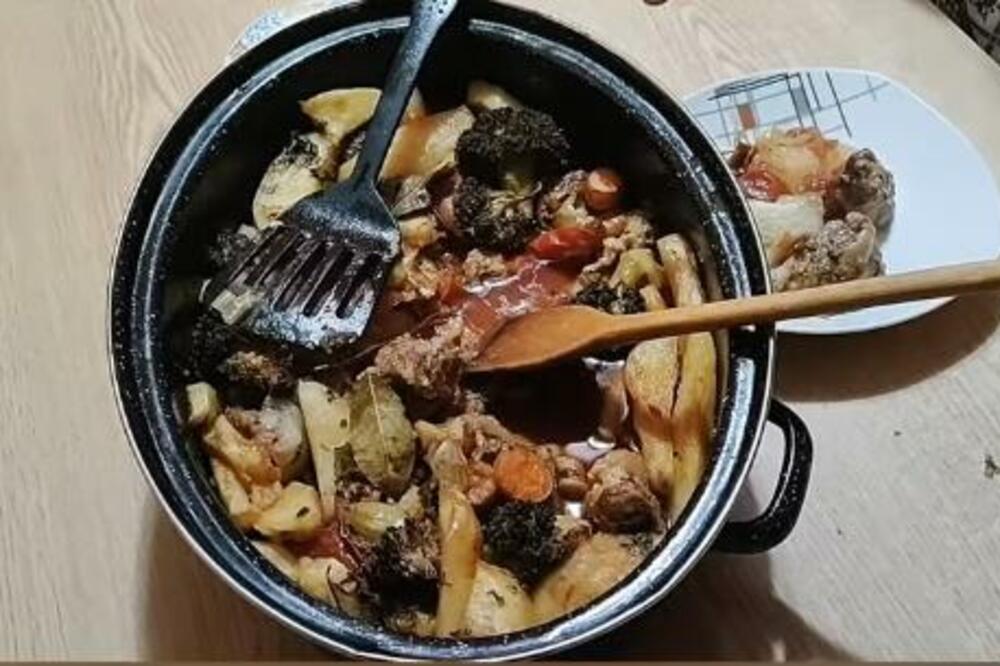 STARINSKO SRPSKO JELO PAPAZJANIJA PREBOGATO MESOM I POVRĆEM: Ručak koji se SAM SPREMA (RECEPT)