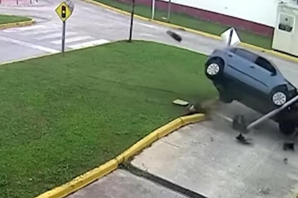 BAKA (63) NAPRAVILA HAOS NA POLIGONU: Vozački ispit se zamalo pretvorio u TRAGEDIJU, gledajte samo CARICU (VIDEO)