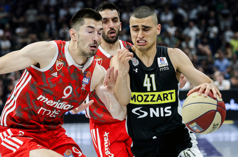 Jam Madar u duelu sa Lukom Mitrovićem u finalnoj seriji ABA lige