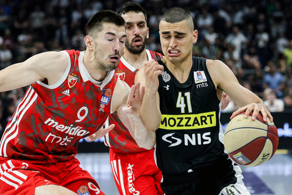 DILEME VIŠE NEMA: Fener ovim potezom POTVRDIO dolazak Madara! (FOTO)