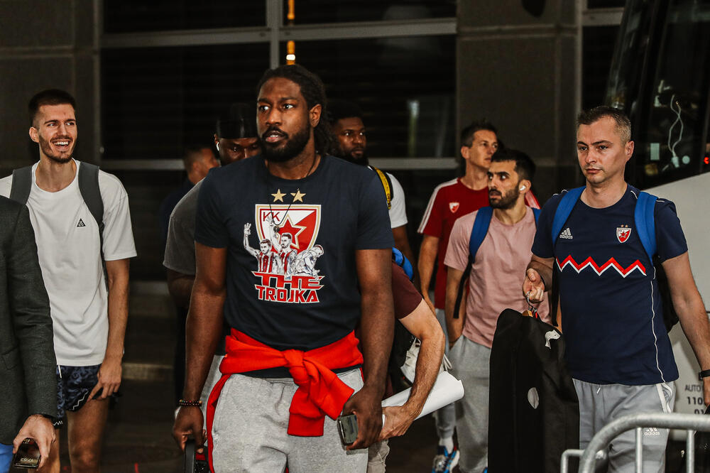 SVE JE U ZNAKU JOKIĆA: Ljubimac "Delija" došao u Arenu u HIT majici! (FOTO)