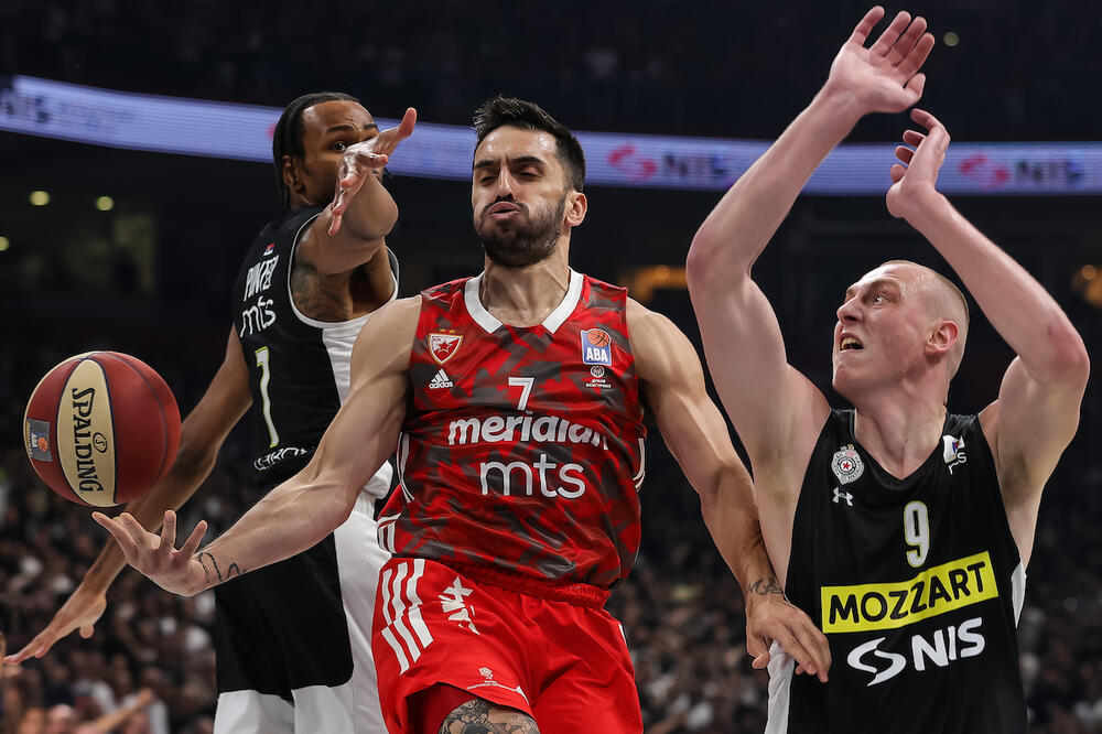 "ODLAZIM PUN LJUBAVI" Kampaco se oprostio od Zvezde i Delija! (FOTO)