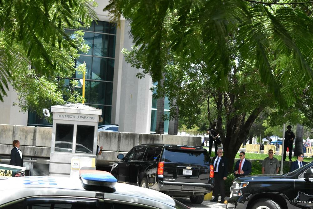 Tramp stigao na suđenje