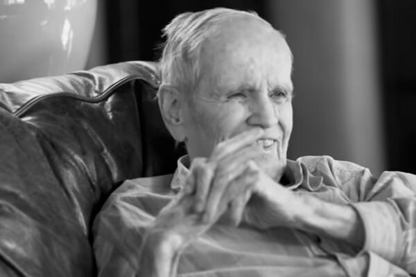 PREMINUO POZNATI PISAC, DOBITNIK PULICEROVE NAGRADE ZA KNJIŽEVNOST: Jedan od najvećih GENIJA svetske književnosti