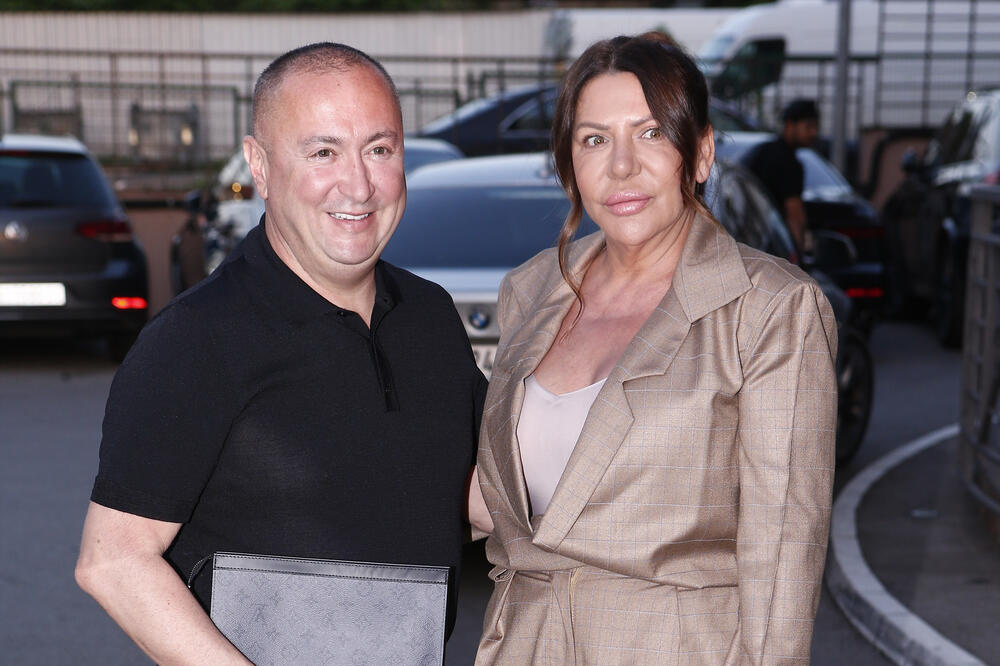 EVO ZBOG ČEGA SU SINOĆ BRUJALI O SLAĐANI TRAJKOVIĆ! Kada se pojavila svima je BILO JASNO, gledaćete slike VIŠE PUTA