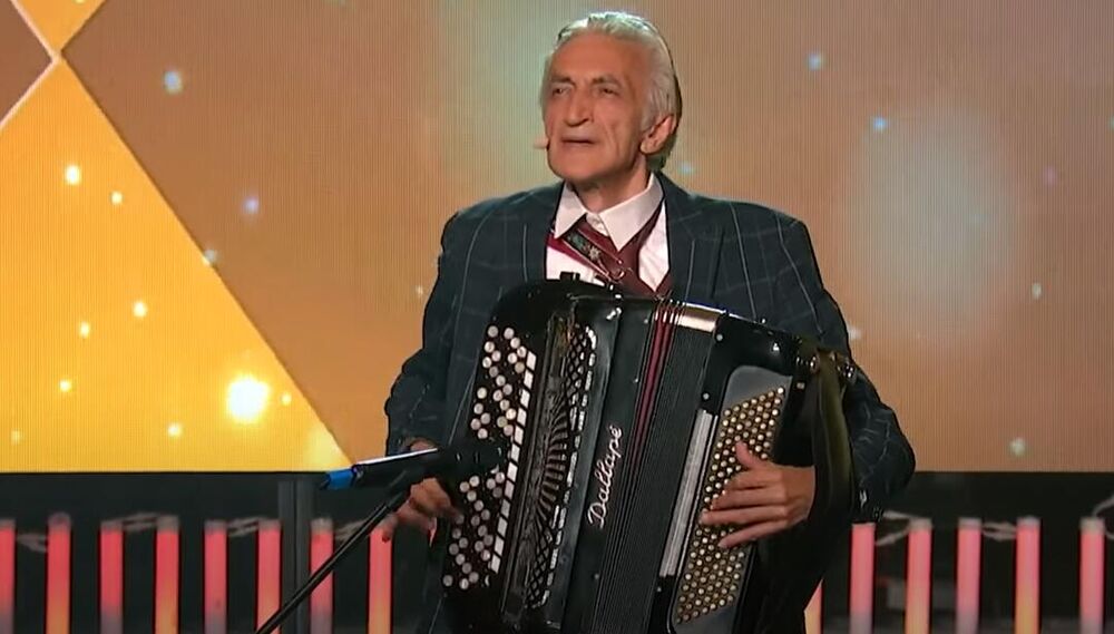 Sin legendarnog harmonikaša Mirka Kodića, A.K. (30) preminuo je noćas, potvrdio je za Kurir jedan od najboljih prijatelja pokojnog A.K.