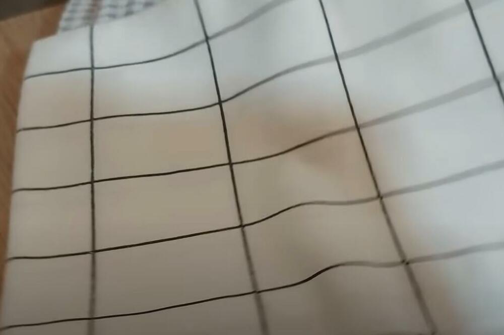 IZBELITE KUHINJSKE KRPE BEZ KUVANJA I UKLONITE SVE MASNE MRLJE SA NJIH: Samo ih ubacite u OVU SMESU i biće kao NOVE