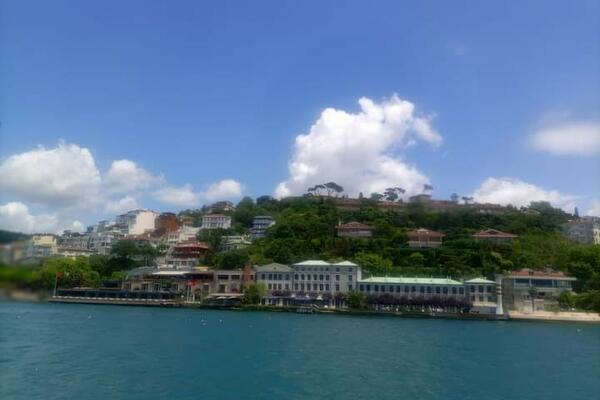 Srbi obožavaju ovaj grad na Bosforu: Noćenje za samo 3.000 dinara, hrana preukusna, a more kao iz snova! (FOTO)