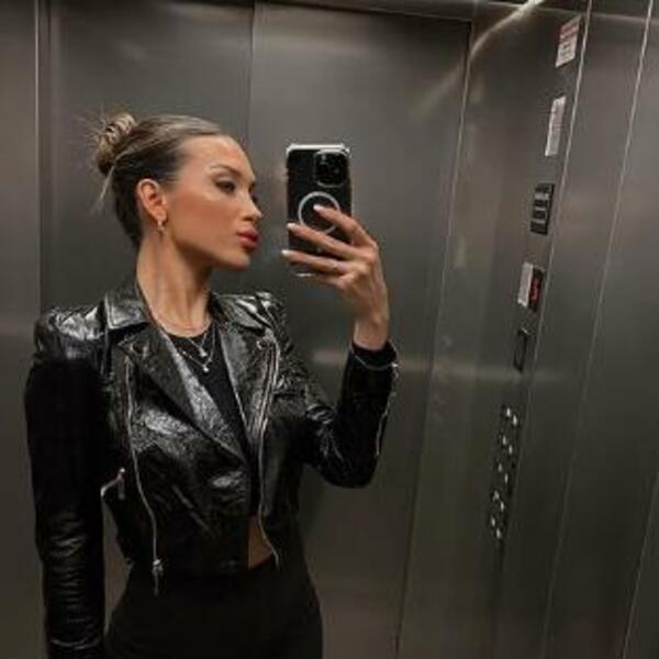 UPOZNALA IH JE ČUVENA VANDA: Fudbaler Intera pored sebe ima OVU BOMBU! (FOTO)