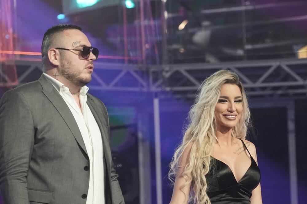 NA MREŽAMA SE POJAVIO SNIMAK ALEKS I CARA KAKO RAZMENJUJU NEŽNOSTI: Jedno u drugome UŽIVAJU, sve se JASNO VIDI