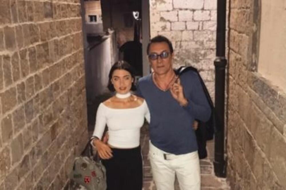 GLUMAC ĐURA SVOJOJ ĆERKI DAO IME PO JOGURTU: Od njene LEPOTE ZASTAJE DAH, a evo i ČIME SE BAVI