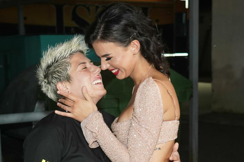 ANITA I MOTORA IZGOVORILE SUDBONOSNO "DA": Ovo je bio EMOTIVAN momenat za njih, ovako su IZGLEDALE