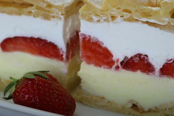 OVAJ RECEPT JE SAVRŠEN ZA LETO, MEŠAJU GA SA KREMPITOM, A MNOGO JE BOLJI: Karpati kolač će vas RASPAMETITI