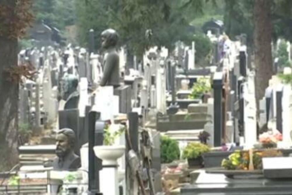 RAŠIRILA PEŠKIR I BAŠKARI SE NA SUNCU: Oglasio se Muzej žrtvava genocida, evo šta su rekli o SRAMNOM POSTUPKU