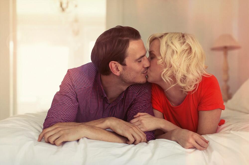 OVE LJUDE OČEKUJE NAJROMANTIČNIJI POLJUBAC U PONOĆ: Sprema im se neviđena STAST i noć puna LJUBAVI - kakvi srećnici