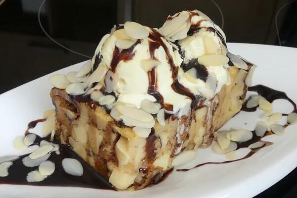 KUVAR OTKRIO ŠTA DA RADITE SA OSTACIMA HRANE: Od bajatog hleba napravite TORTU, a caka za meso je GENIJALNA