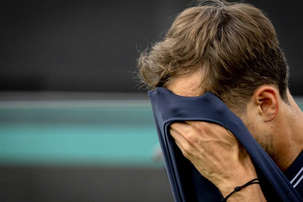 MEDVEDEV JEDVA DOČEKAO PRELAZAK SA ŠLJAKE NA TRAVU: I odmah izgubio...