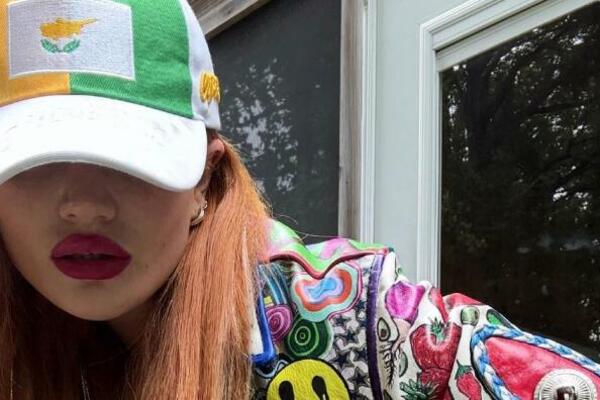 BILA BI NAJLEPŠA ŽENA SVETA DA NIJE OVOG DETALJA: Odbija da čupa OBRVE, zbog njih dobija pretnje SMRĆU (FOTO)