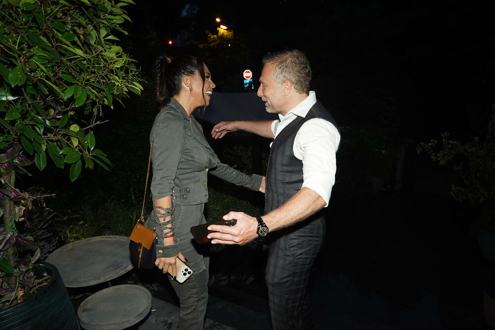 Prijateljski pozdrav