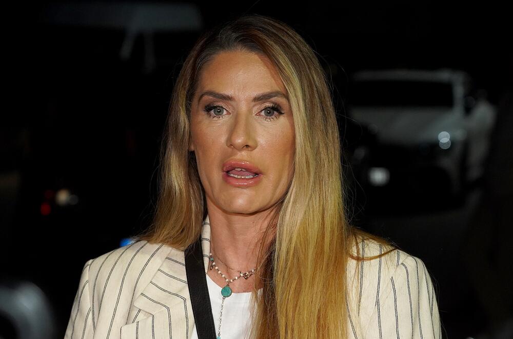 Nisam čula, ne znam za to, a stvarno me to ni ne zanima. Ne interesuje me, nemam nikakav komentar - bilo je sve što je Ana rekla na temu raskida Anđele i Zvezdana.