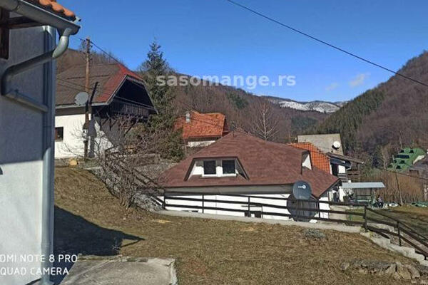 NEVEROVATNA CENA KUĆE U PODNOŽJU KOPAONIKA: Na 300 metara od žičare, ima i TRI PARKING MESTA (FOTO)