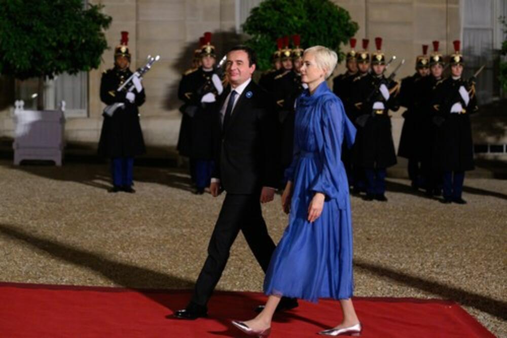 OVO JE KURTIJEVA SUPRUGA, BOGATA NORVEŽANKA KOJA ZARAĐUJE DUPLO VIŠE OD NJEGA: Gledajte samo kako IZGLEDA (FOTO)