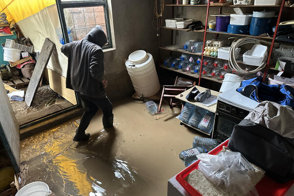 "USTAJ, POPLAVISMO, ZA PAR MINUTA VODA JE BILA PREKO METAR": Nevreme napravilo pakao i u Kraljevu! (FOTO)