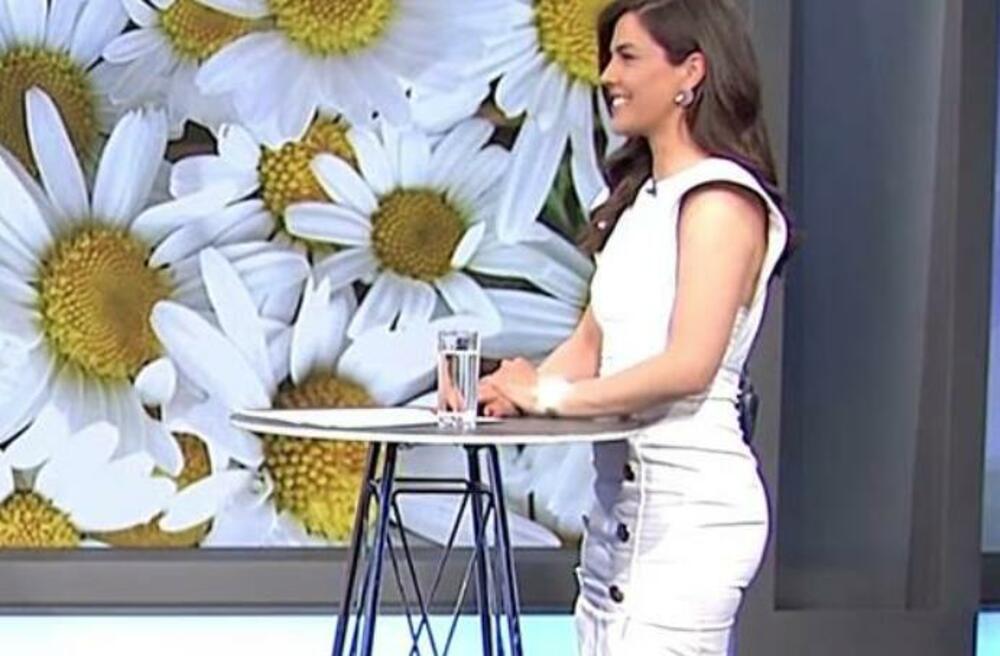 Bojana je udata i ima ćerku Minju, koja je već bila u režiji 'kod mame na poslu'.