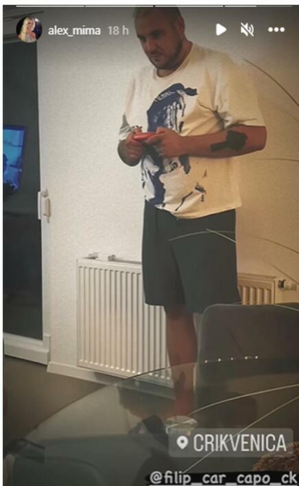 Odmah su se našli komentari da Filip Car vežba za buduću ulogu roditelja i njihovo dete, te su im poželeli da se to što pre i ostvari, obzirom da planiraju venčanje.