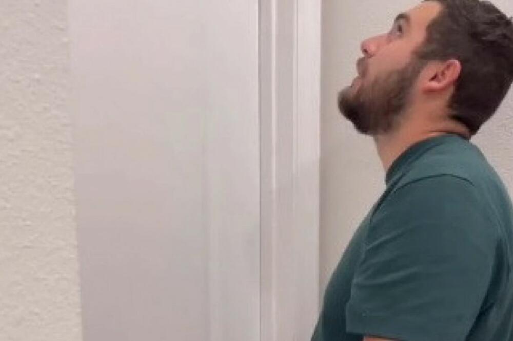 DEČAK (2) SE ZAKLJUČAO U SOBU, OTAC NEMOĆAN STAJAO ISPRED VRATA: A posle 45 minuta...