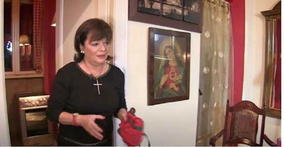 'Preko puta njega su moje najdraže lutke – Mileva i Albert Ajnštajn, koje sam kupila na Kalenić pijaci.'