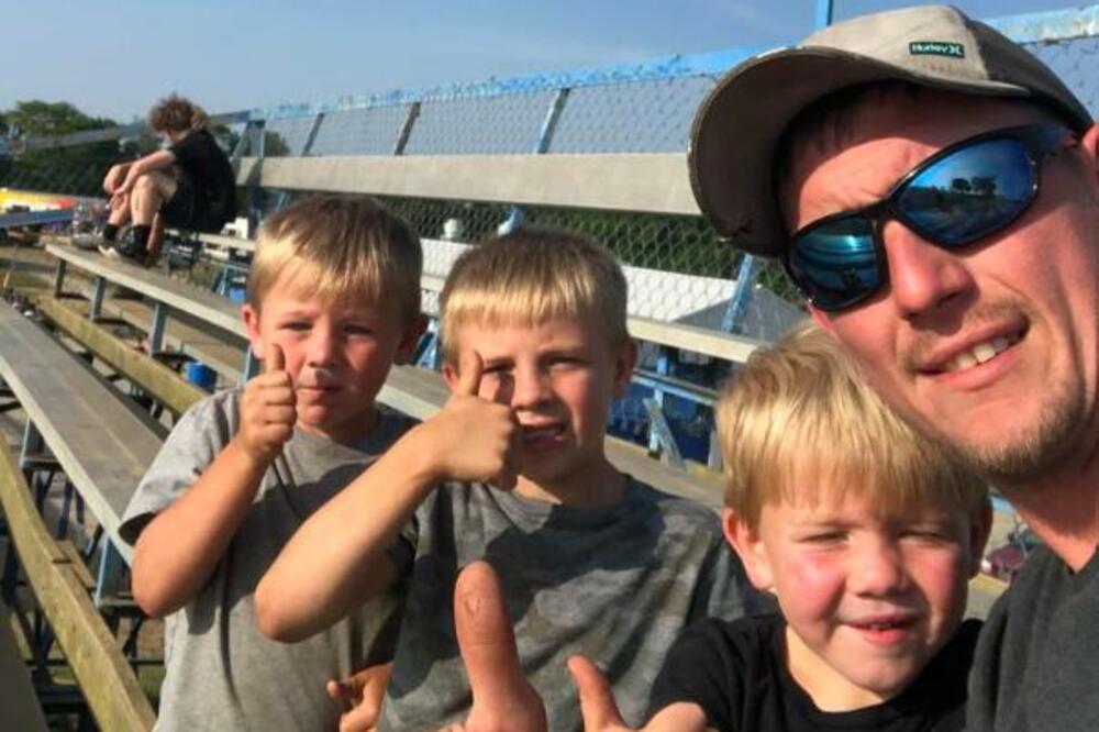 OTAC POSTROJIO SINOVE, PA IH UBIO JEDNOG PO JEDNOG: Monstrum pre KRVOPROLIĆE objavio POSLEDNJU FOTOGRAFIJU sa njima