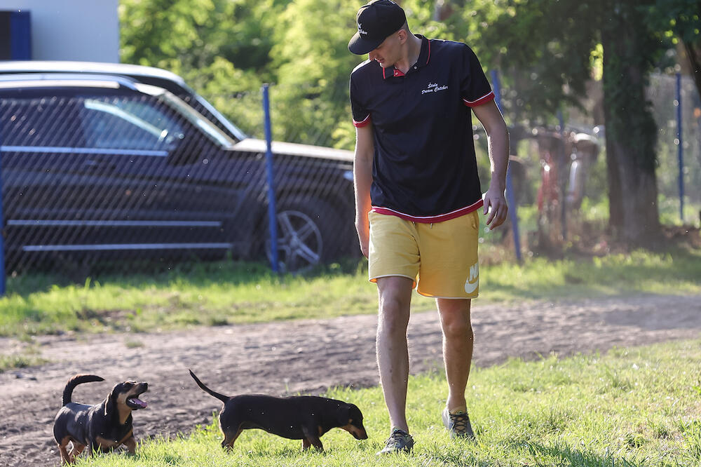 SVI SE PITAJU HOĆE LI JOKIĆ IGRATI NA MUNDOBASKETU! Njemu košarka ni na kraj pameti, evo gde je UHVAĆEN! (FOTO)