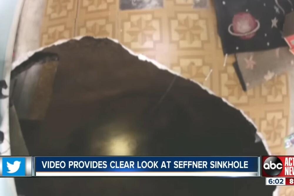 U ZEMLJI SE PRE 10 GODINA OTVORILA RUPA I PROGUTALA GA ZAJEDNO SA SPAVAĆOM SOBOM: Od tada mu se GUBI TRAG (VIDEO)