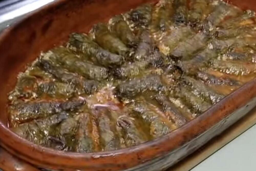 MONASI SA ATOSA SAMO OVAKO MOTAJU SARMU: Kad ovaj SASTOJAK dodaju u nju, ne zaboravlja se DO KRAJA ŽIVOTA