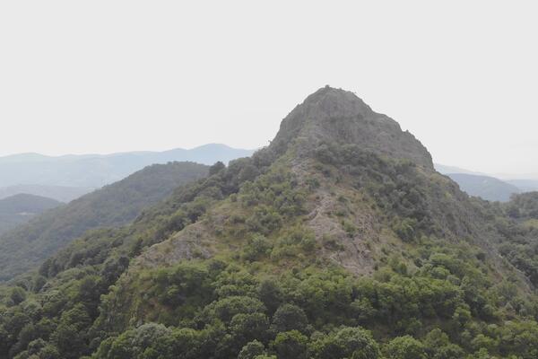 OKO OVOG UZVIŠENJA U SAMOM SRCU SRBIJE SU SE OTIMALE NAJVEĆE SVETSKE SILE: Čuva brojne tajne naše istorije! (FOTO)