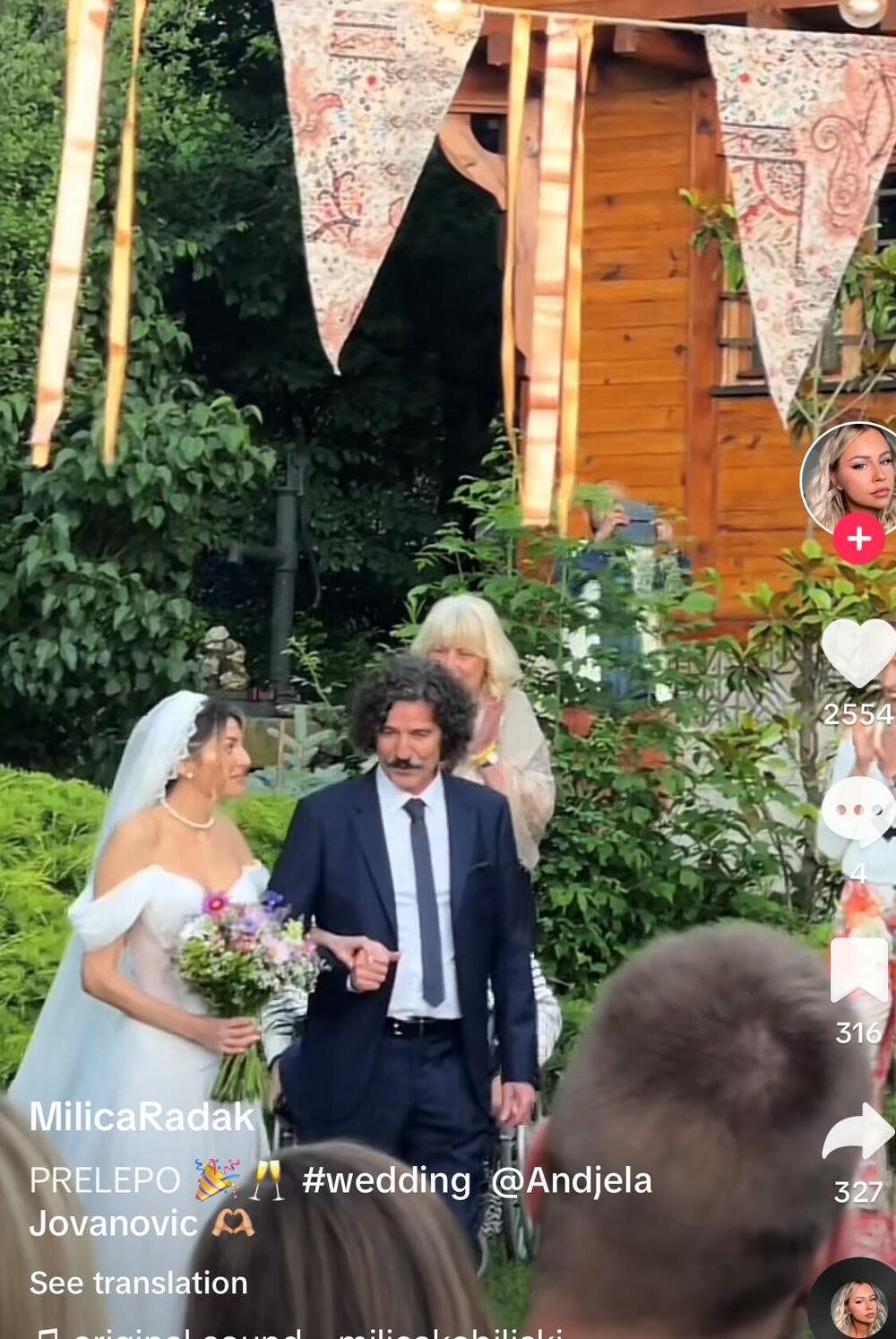 Jedan od najemotivnijih momenata sa venčanja