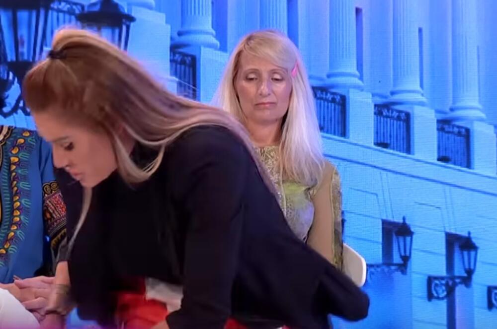 Naime, Ana je objavila video snimak Nataše Šavije na kojem starleta pokazuje svoje povrede lice, te napisala 'stop nasilju nad ženama'