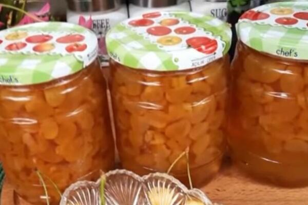 OVO SU SAMO NAŠE BAKE SPREMALE, DANAS JE RECEPT ZABORAVLJEN: Evo kako se sprema DOMAĆE slatko od BELIH TREŠANJA