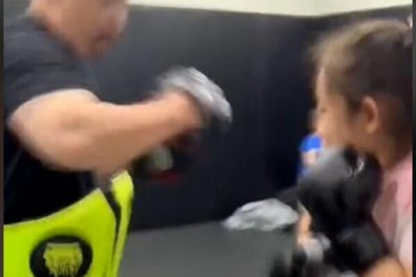 DEVOJČICA DOŠLA NA TRENING BORILAČKIH VEŠTINA, A ONDA SU SVI ZANEMELI: O 1 potezu će se PRIČATI... (VIDEO)