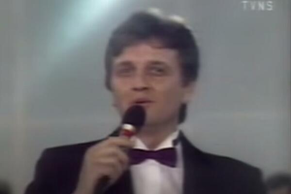 DA LI ZNATE KO JE MUŠKARAC SA SLIKE? Mnoge Jugoslovenke su MAŠTALE o njemu, a njegovo SRCE pripalo je ovoj DAMI