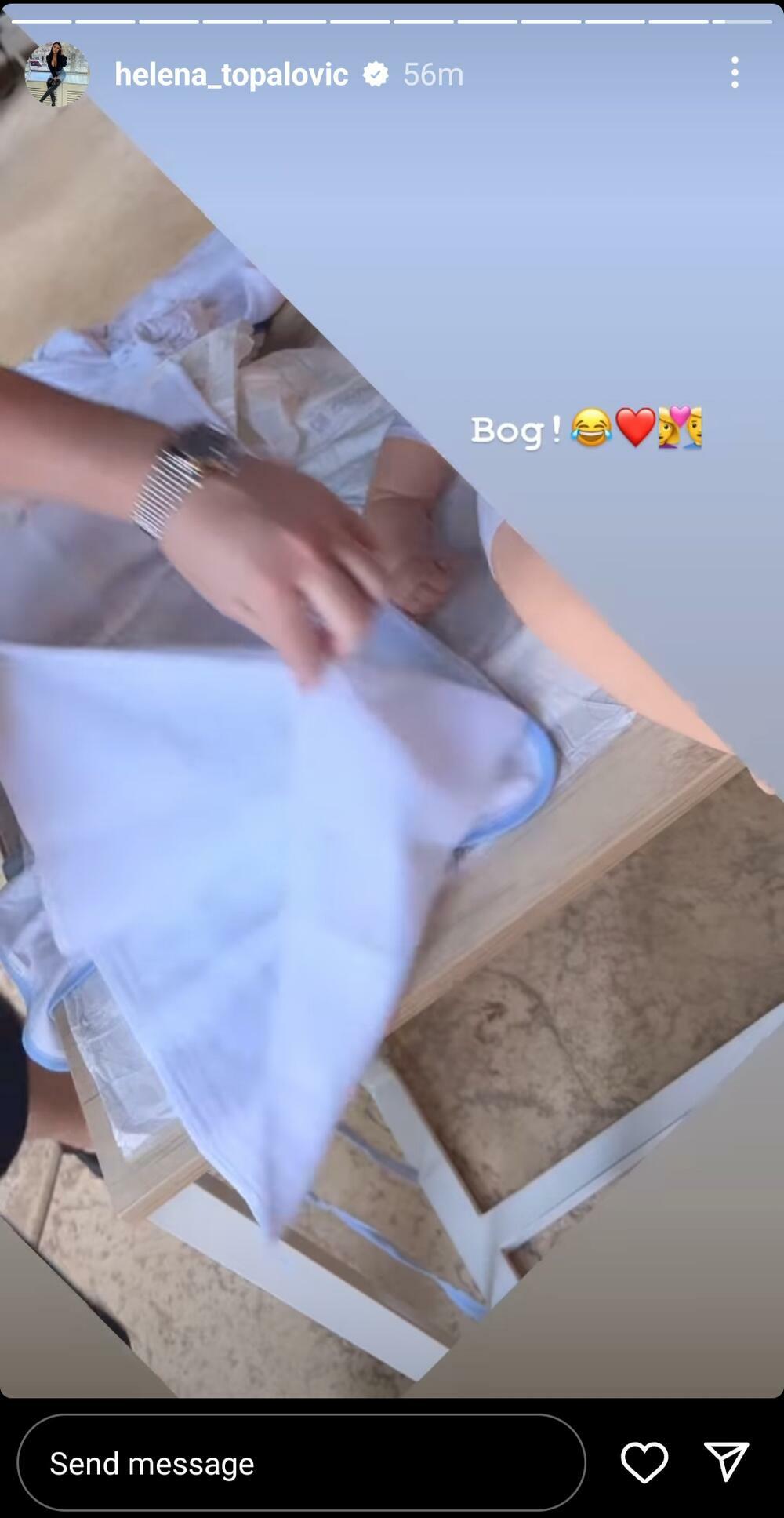 Muž Helene Topalović na kursu za presvlačenje beba